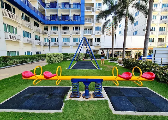 Moa Sea Condotel Манила